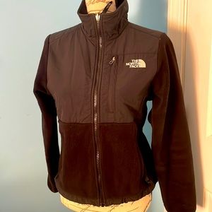 Black North Face fleece size S